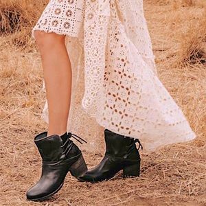 COPY - NWT, NIB, Size 8 Black FREEBIRD CASEY BOOTS